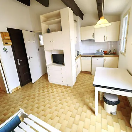 Mezzanine 4 Pers, Terrasse, 800m Plage, Parking Prive, Quartier Pinede - Fr-1-607-188 Appartement